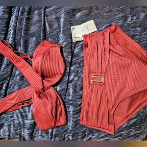 High-waisted bathing suit